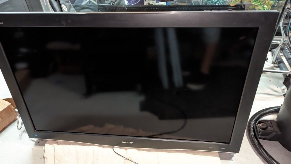 Sharp Aquos LCD 46"