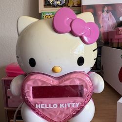 Hello Kitty Clock 