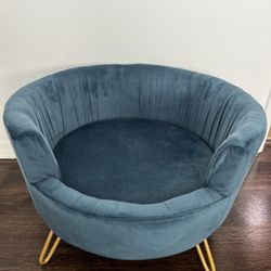 Dog Sofa VI in petrol blue velvet