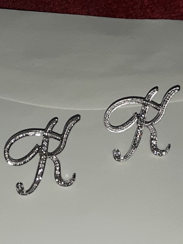 Stud K earring 925 sliver with small diamond