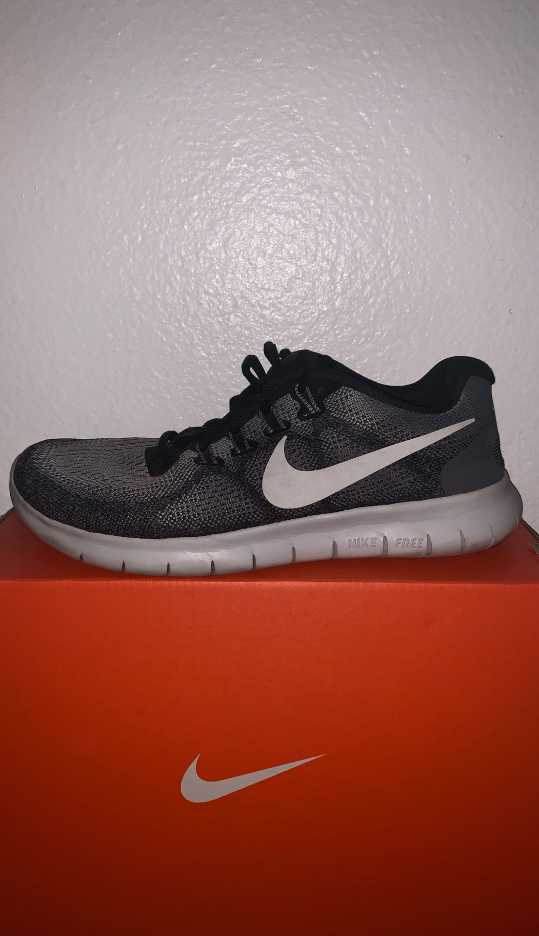 NIKE FREE BLACKWHITEGRAY RUNNING SHOES