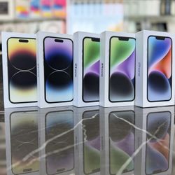 iPhone 14, 14 Plus, & 14 Pro Max (Unlocked) (Take It Home In Payments/ llévatelo a casa en pagos) 