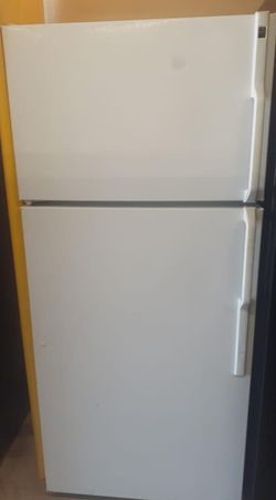 GE  Top Mount  White Refrigerator Fridge
