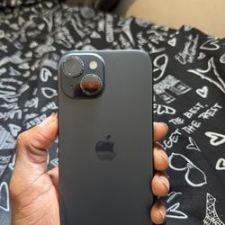 IPHONE 15 128GB ( UNLOCKED )