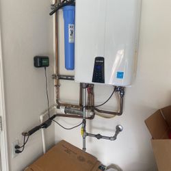 NAVIEN Tankless Water Heater Used Good Working condition 