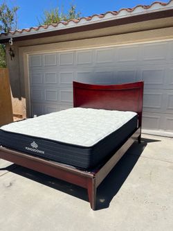 Queen Solid Wood Bed W/ Kingsdown Mattress & Bunkie Board!