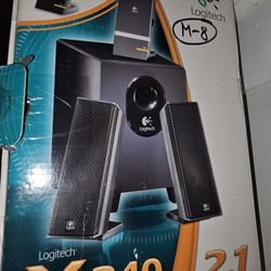 Logitech SPEAKER X240  2.1