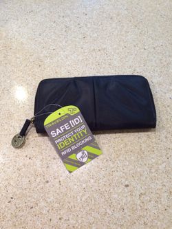 Safe ID Travel Zip Wallet
