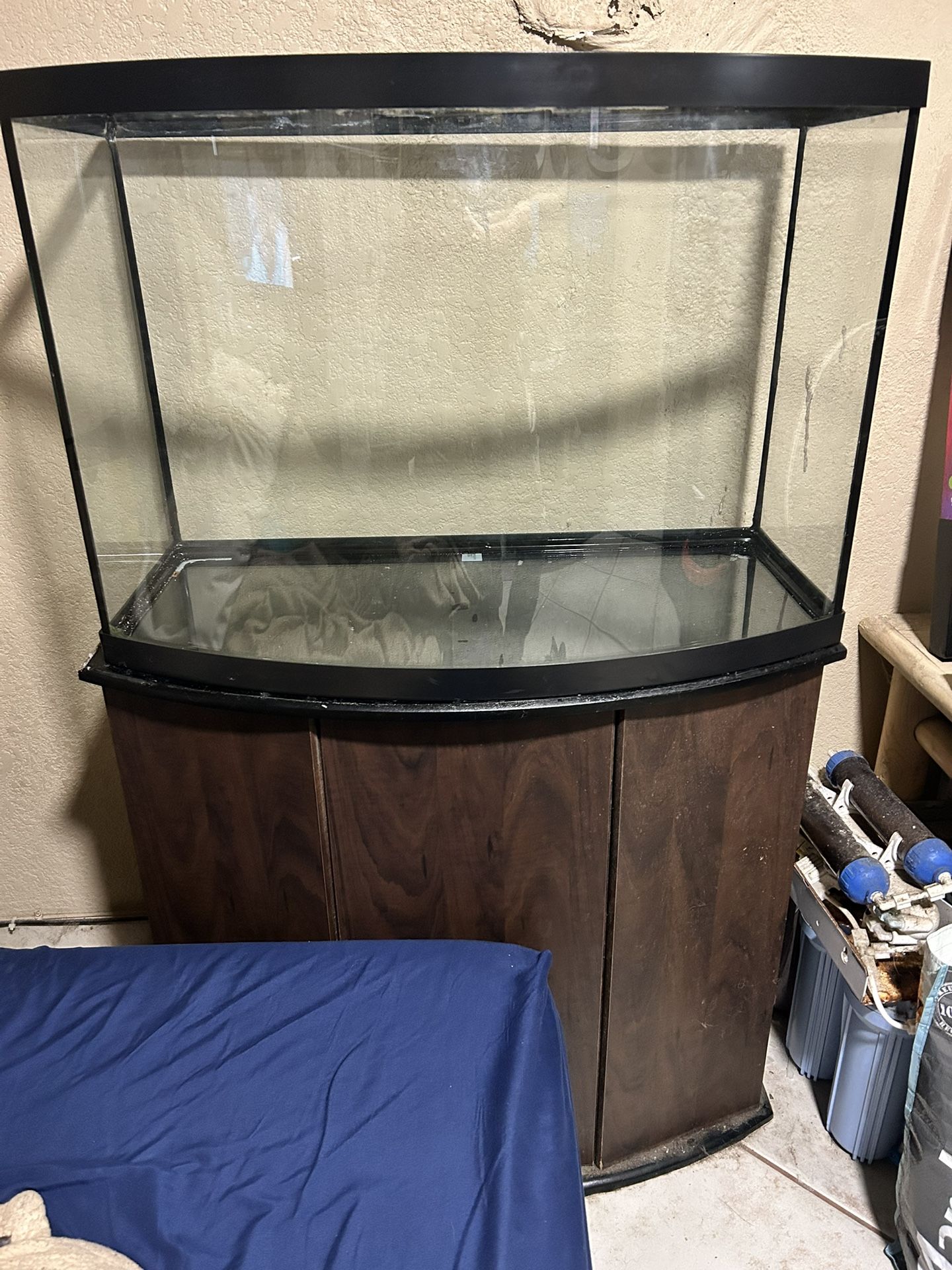 39 Gallon Bow Front Fish Tank