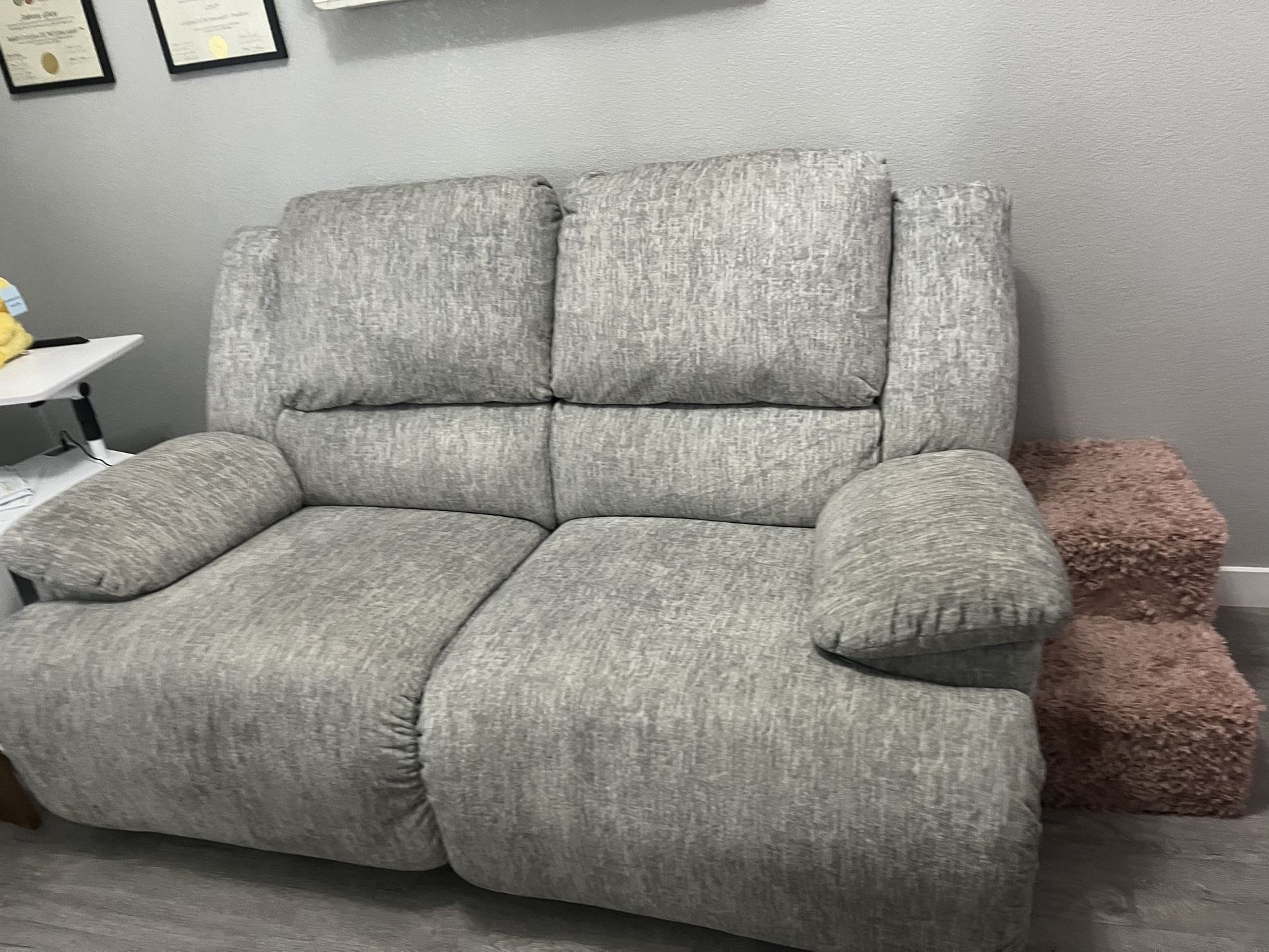 Loveseat-reclining
