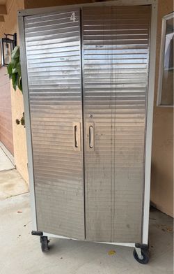 METAL STORAGE CABINET