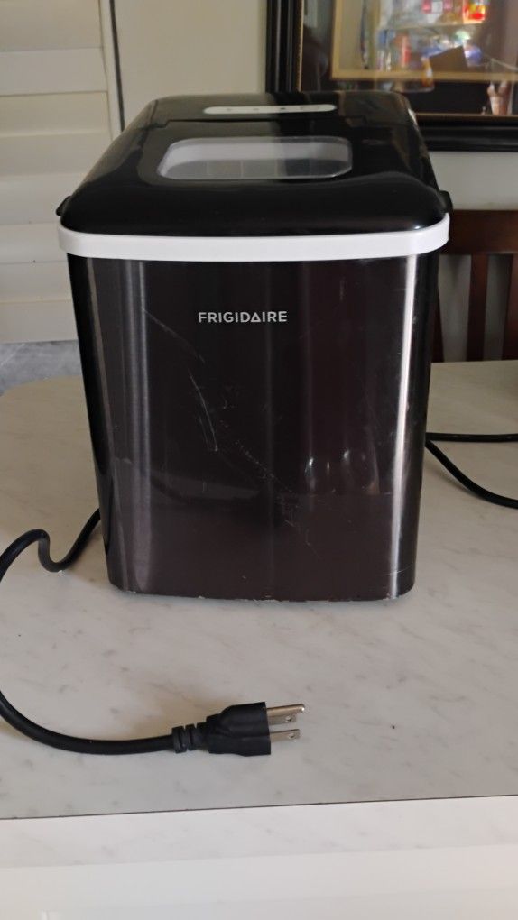 Counter Top Ice Maker