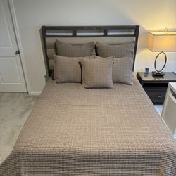 Queen Bedroom Set - Modern