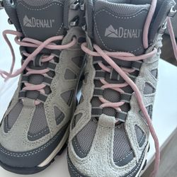 Girls Hiking Boots 