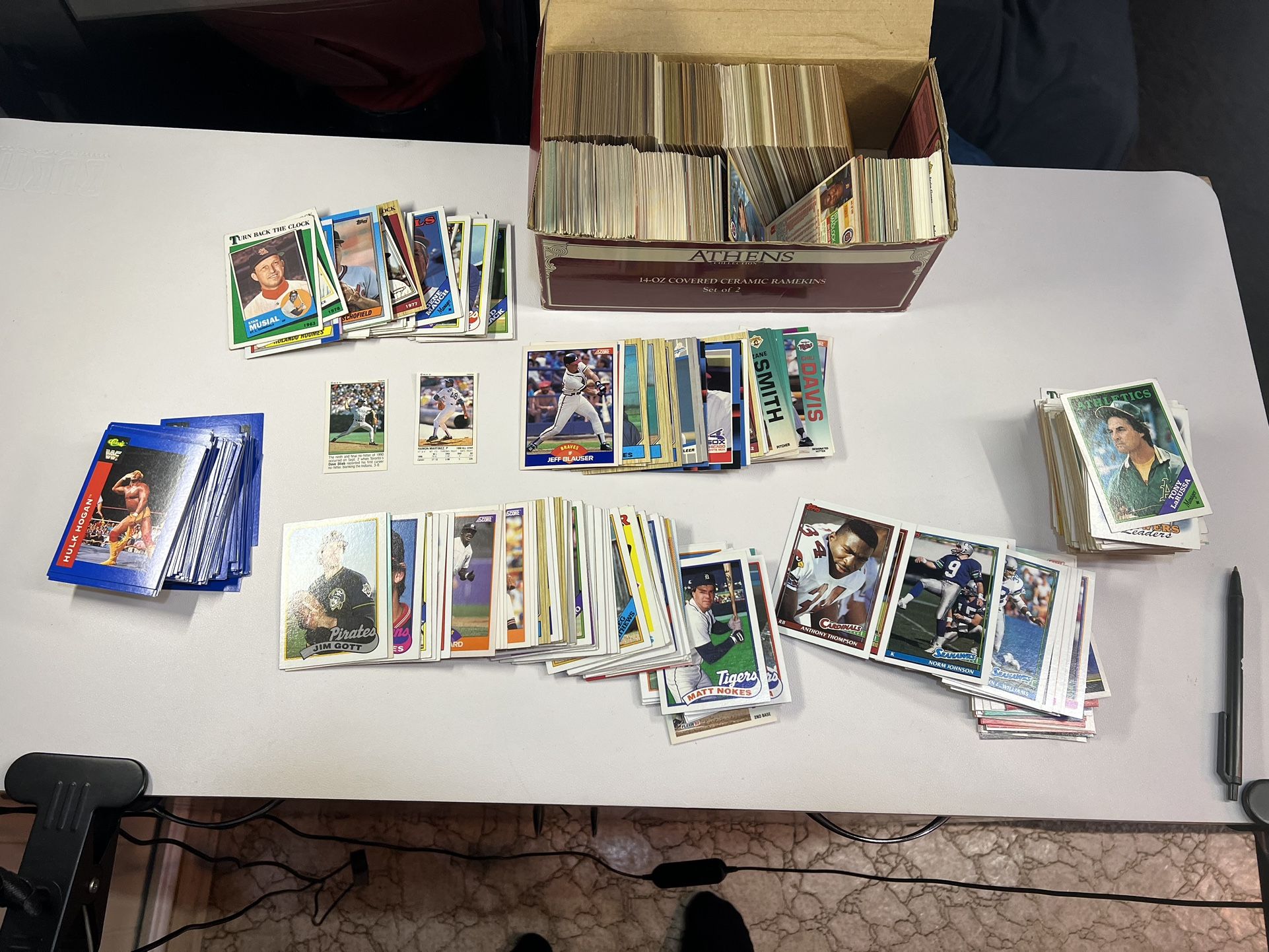 Baseball MLB, Football NFL, Score, Topps, Upper Deck, WWF, Trading Cards Lot