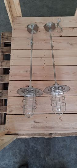 2 Pendant Lights