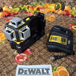 DEWALT
(Brand Rating: 4.5/5)
20V Max Lithium-Ion Cordless Green Cross-Line Laser Level Kit, (1) 2.0Ah Battery, Charger
