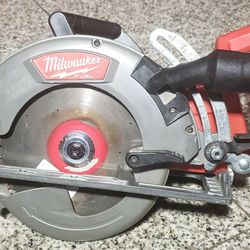 Milwaukee M18 7-1/4 Rear Handle Circular Saw +5ah Battery 