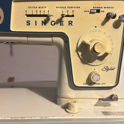 vintage singer sewing machine 