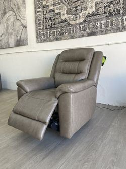 Mason Leather Power Recliner w Power Headrest
