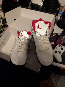 Size 9.5 Jordans