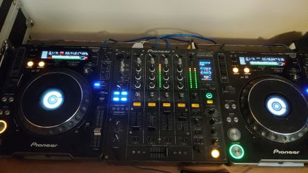 Pioneer CDJ Mk3's (Pair) and DJM 800 Mixer W/ Flight Cases