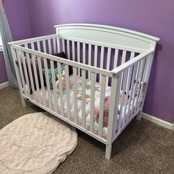 3-in-1 Convertible Crib + Dresser + Rocking Chair (Nursery Set) Located in Apopka, FL