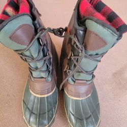snow boots size 6