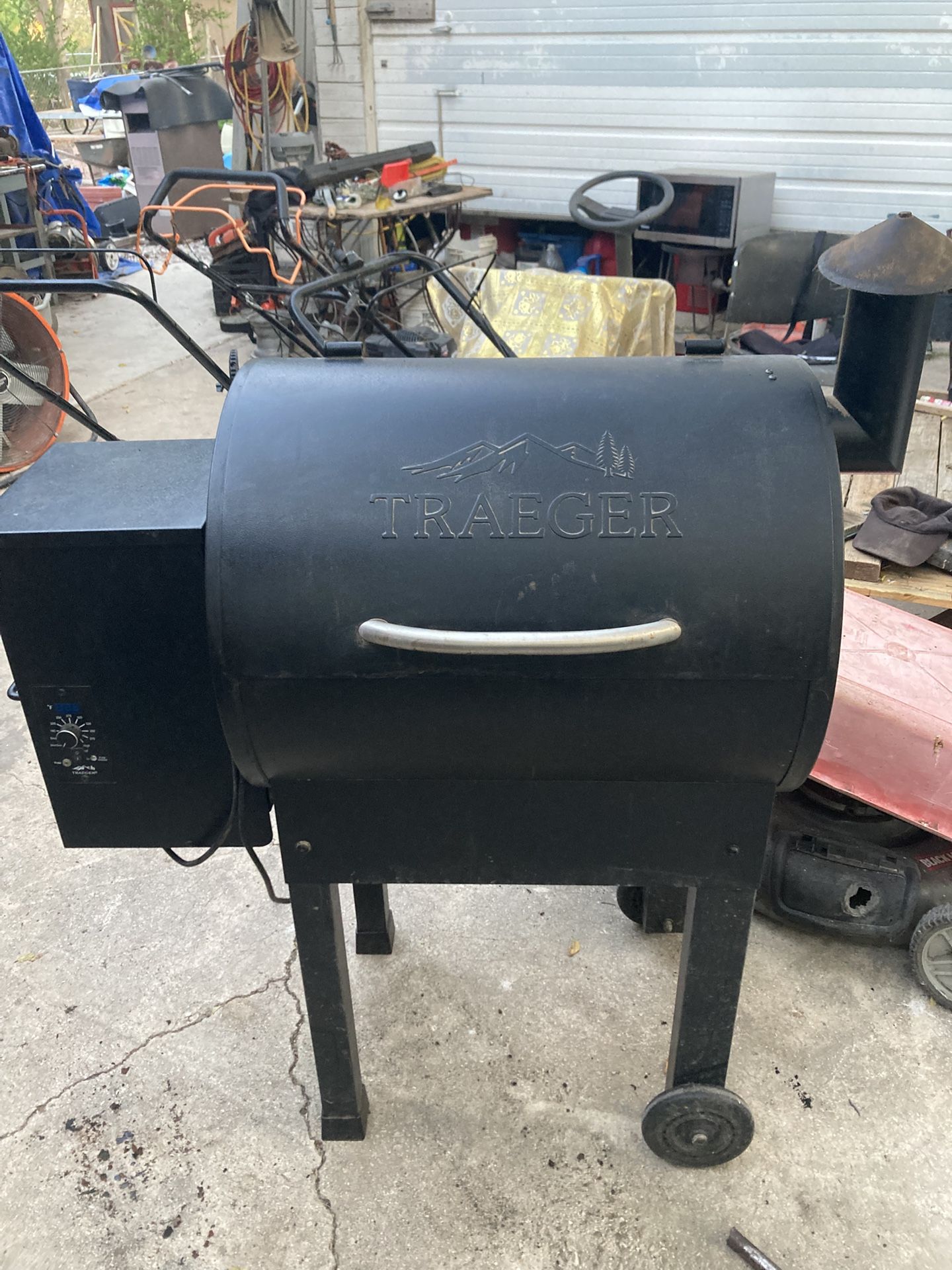 Traeger Smoker in Good Shape Kirby Area