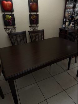 Mesa comedor y 6 sillas