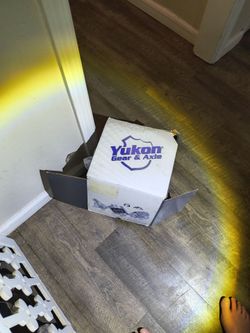 Yukon Zip Locker