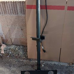 Mounting Ceiling For A TV 