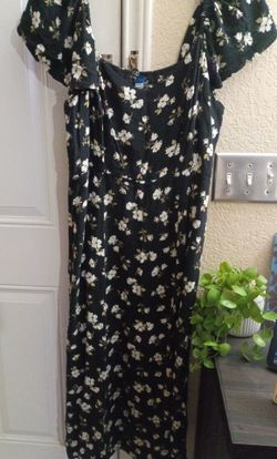 Lot of 4 Old Navy Large dresses $20