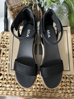 Mia Ankle Strap Black Sandals Size 9