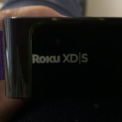 Roku Xd box , remote and power cable