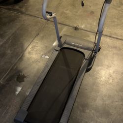 Weslo Cadence CT 4.8 Treadmill – Works Great