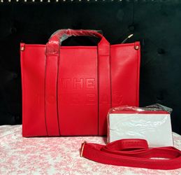 Women tote