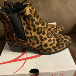 Women’s Leopard Boots