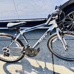 26 Huffy Mountain Bike Very good condition 