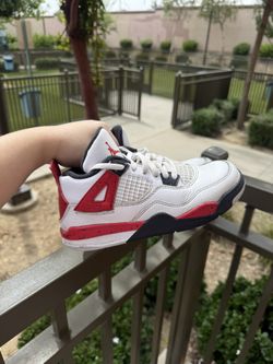 Boys Jordan 4 1.5Y