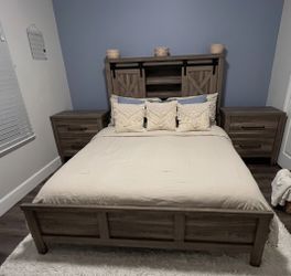Rustic Farmhouse Bed Frame & Matching Nightstands Set