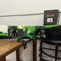 Black/Green 156 Ride Catalyst Snowboard 