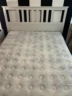White Wood Bed Frame with Mattress