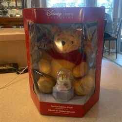 Disney Holiday Winnie The Pooh 2002