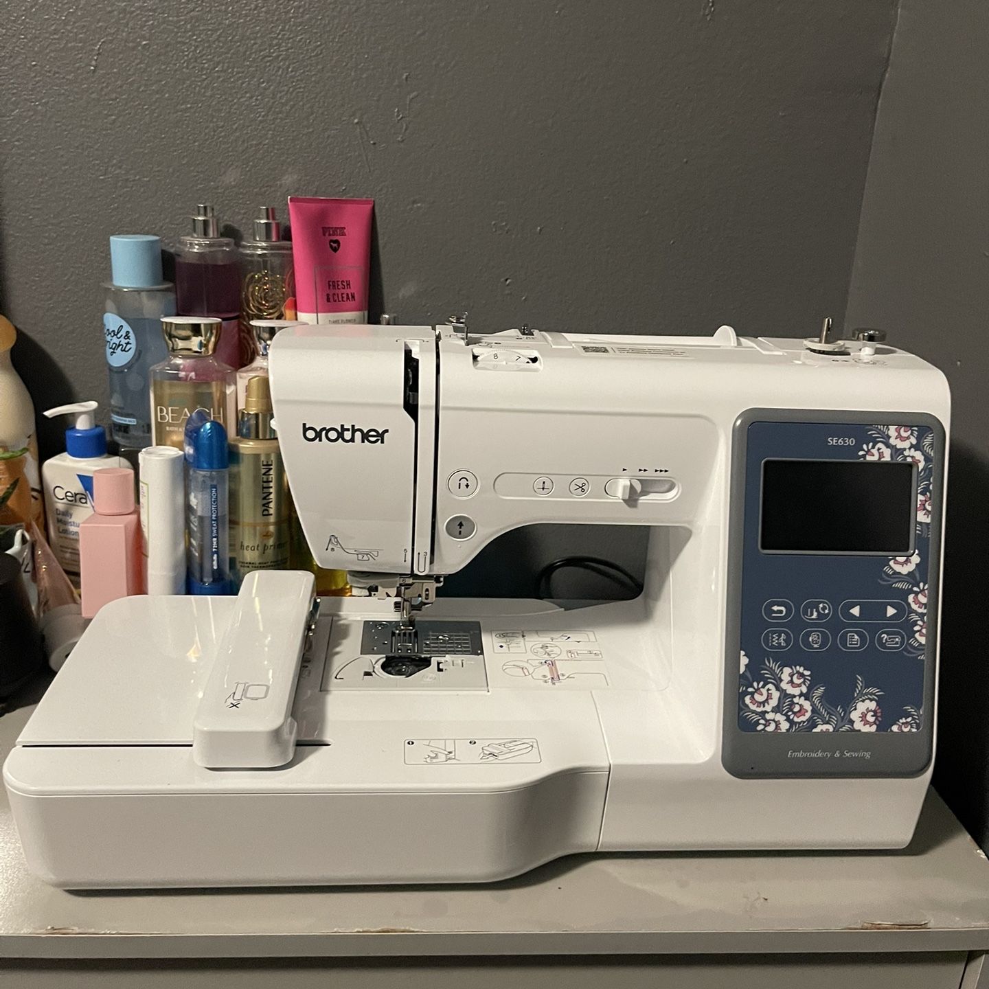 Brother Se630 (Embroidery Machine ) for Sale in Escondido, CA