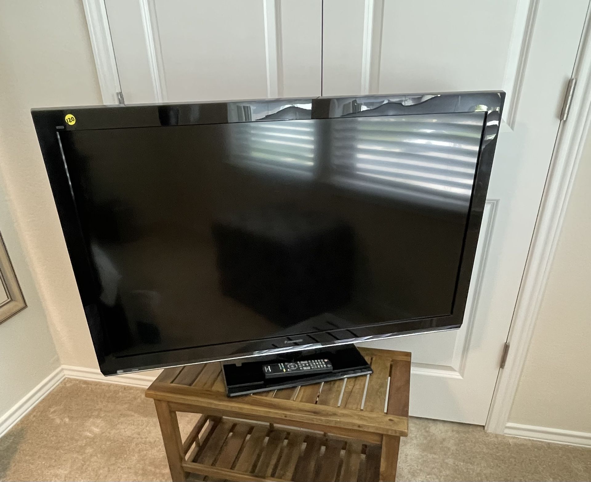 2 LCD And LED TVs - Must Go