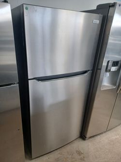 FRIGIDAIRE STAINLESS STEEL TOP FREEZER REFRIGERATOR 30 INCH