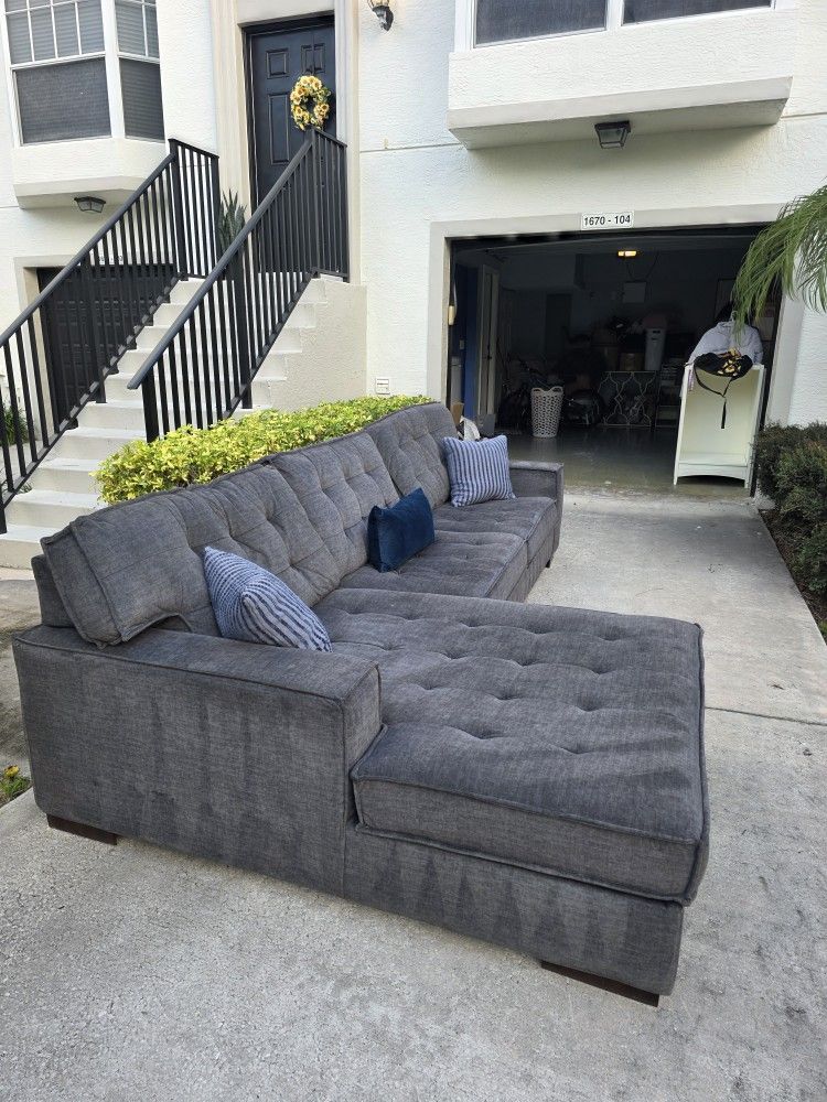 Grey Tufted 2pc Sectional - FREE DELIVERY
