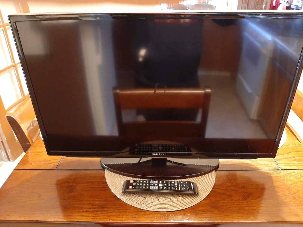 32' inch Samsung smart TV