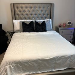 Upholster Queen Bedroom Set